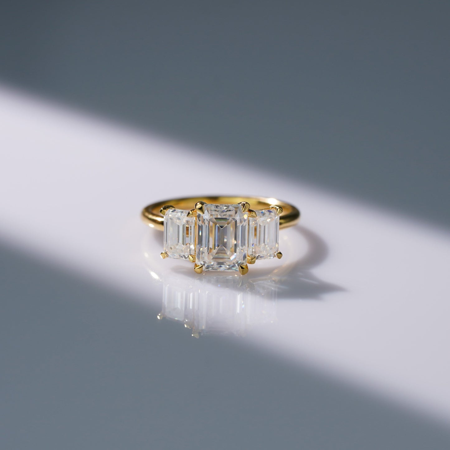 Oval Solitaire Engagement Ring – 2 CT Lab Grown Diamond