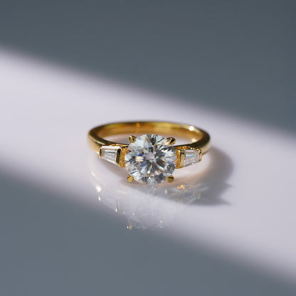 Oval Solitaire Engagement Ring – 2 CT Lab Grown Diamond