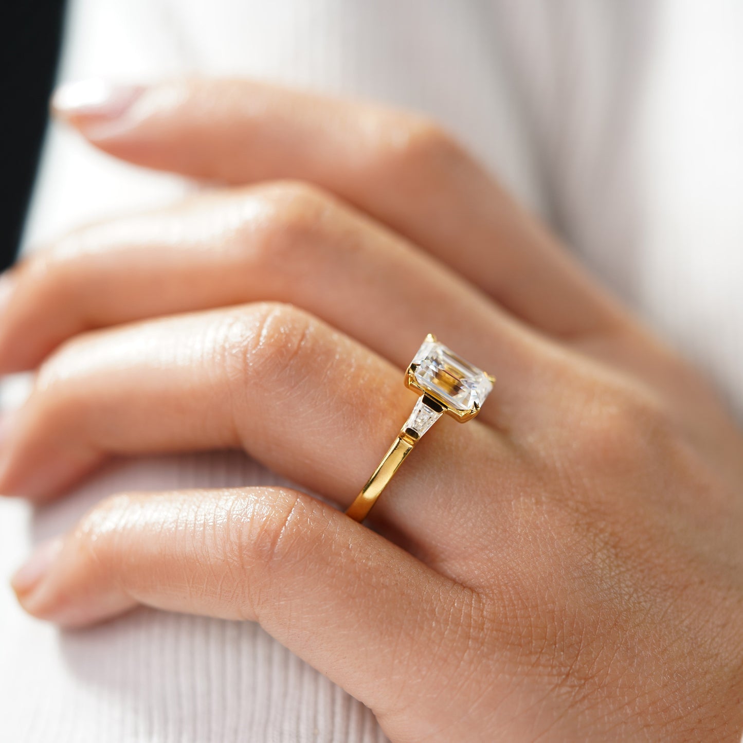 Oval Solitaire Engagement Ring – 2 CT Lab Grown Diamond