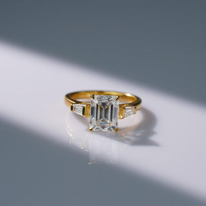 Oval Solitaire Engagement Ring – 2 CT Lab Grown Diamond