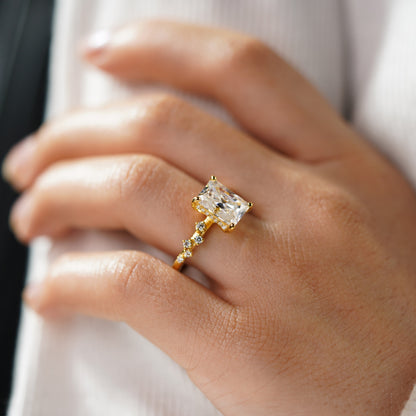 Oval Solitaire Engagement Ring – 2 CT Lab Grown Diamond