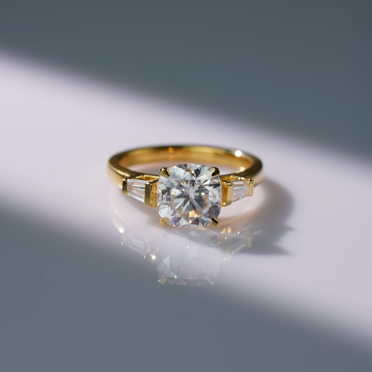 Oval Solitaire Engagement Ring – 2 CT Lab Grown Diamond