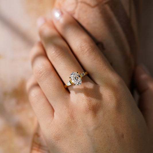 Oval Solitaire Engagement Ring – 2 CT Lab Grown Diamond
