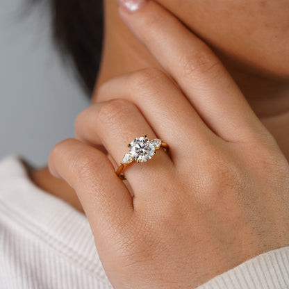 Oval Solitaire Engagement Ring – 2 CT Lab Grown Diamond