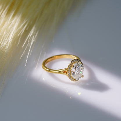 Oval Solitaire Engagement Ring – 2 CT Lab Grown Diamond