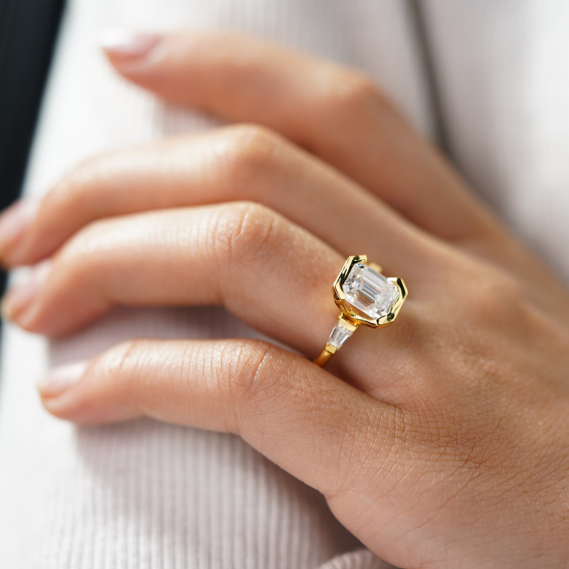 Oval Solitaire Engagement Ring – 2 CT Lab Grown Diamond