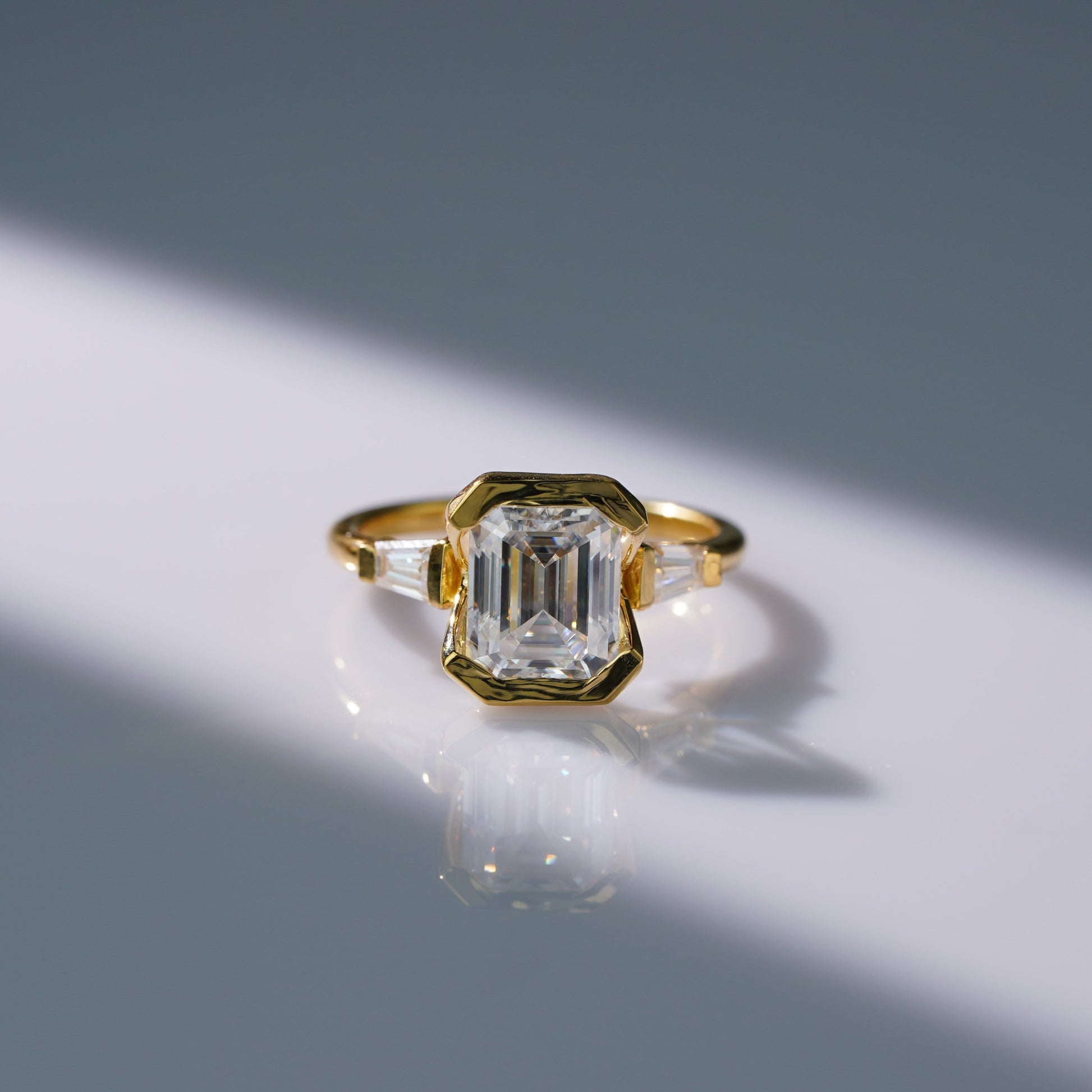Oval Solitaire Engagement Ring – 2 CT Lab Grown Diamond