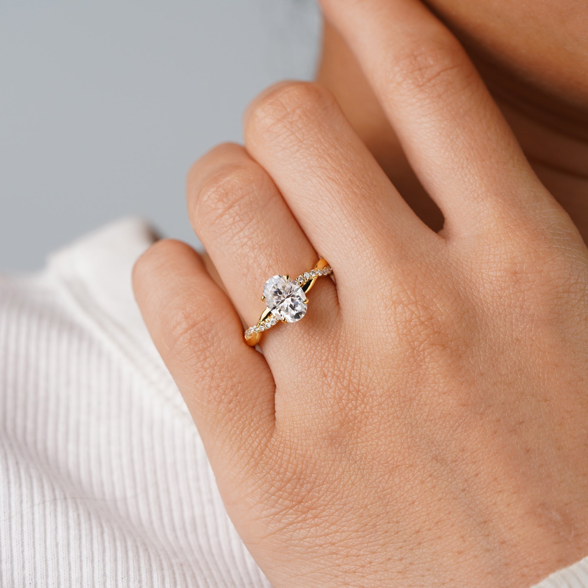 Oval Solitaire Engagement Ring – 2 CT Lab Grown Diamond