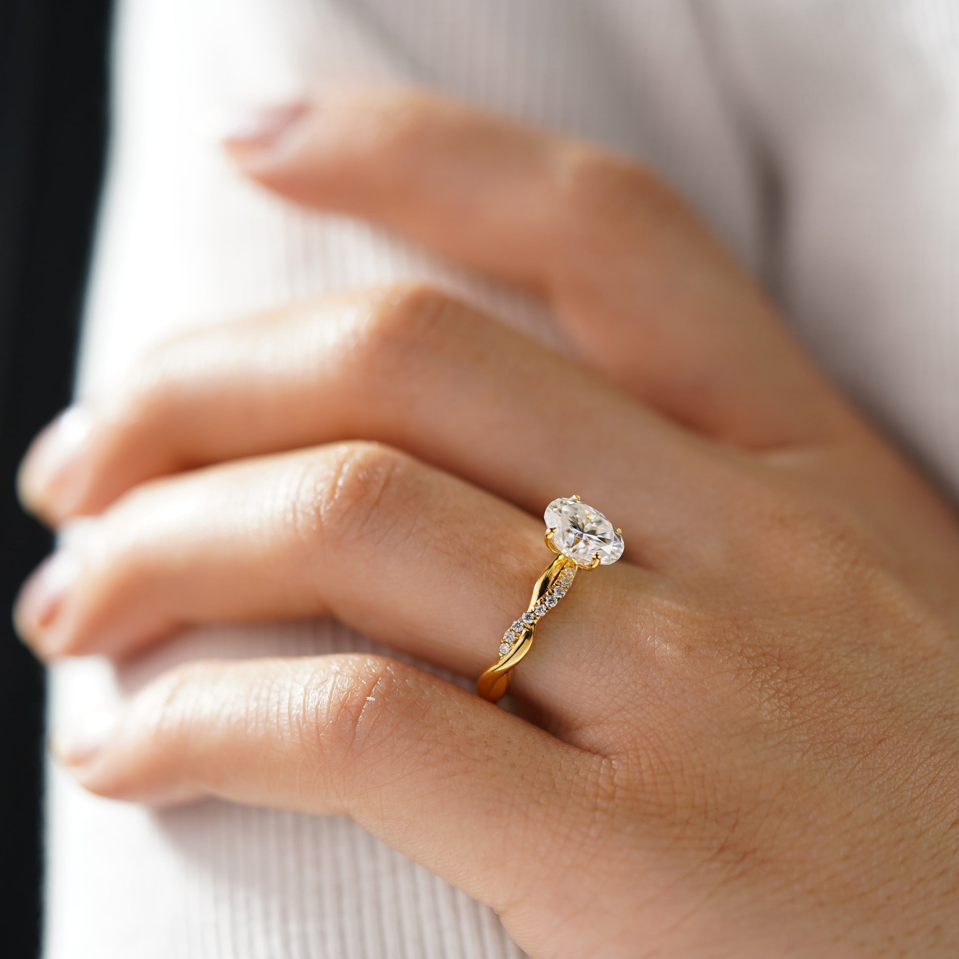 Oval Solitaire Engagement Ring – 2 CT Lab Grown Diamond