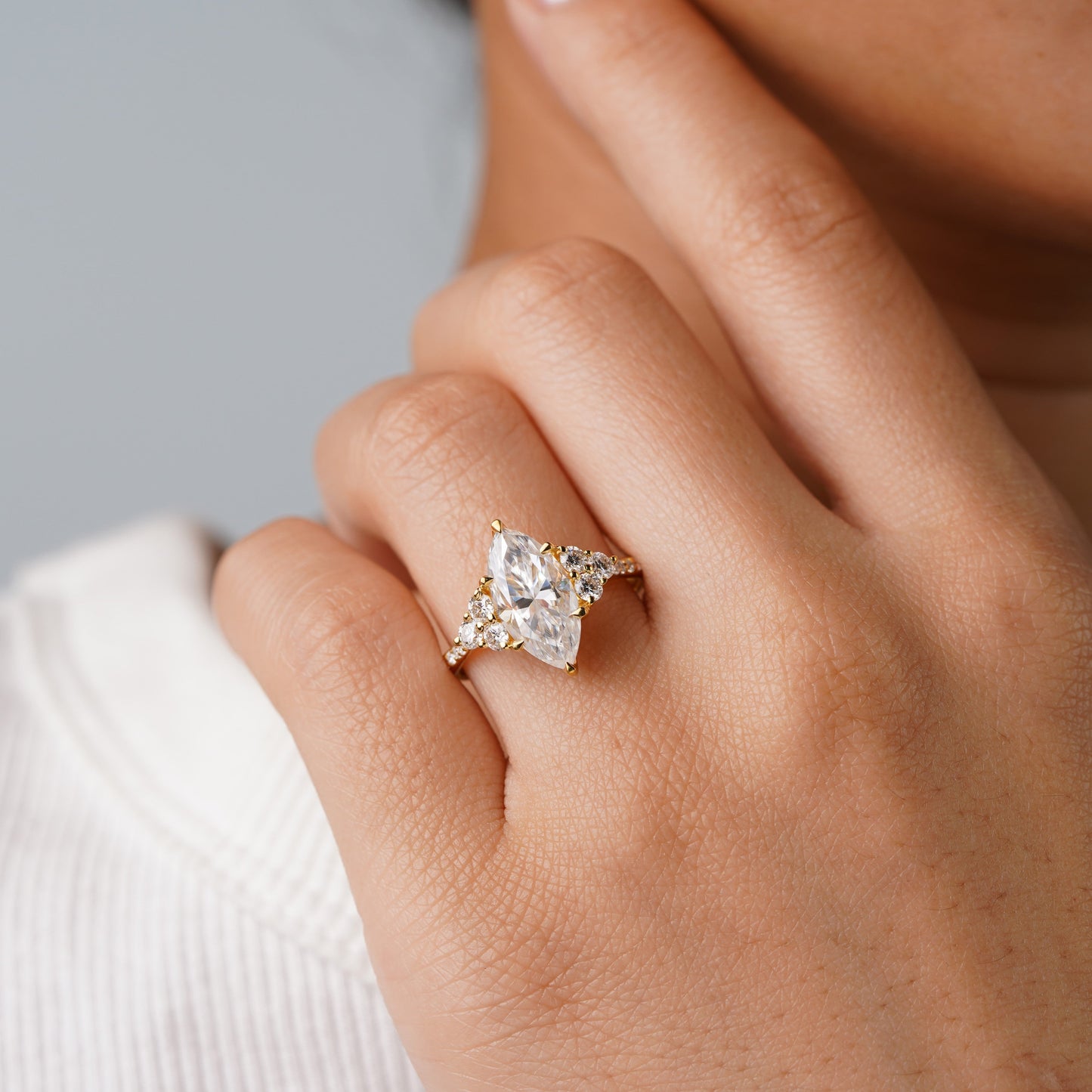 Oval Solitaire Engagement Ring – 2 CT Lab Grown Diamond