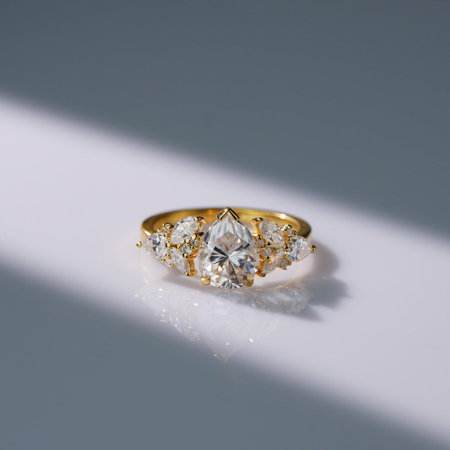 Oval Solitaire Engagement Ring – 2 CT Lab Grown Diamond
