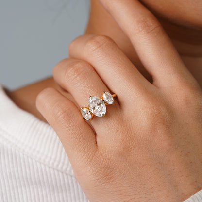 Oval Solitaire Engagement Ring – 2 CT Lab Grown Diamond