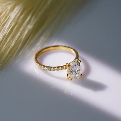 Oval Solitaire Engagement Ring – 2 CT Lab Grown Diamond
