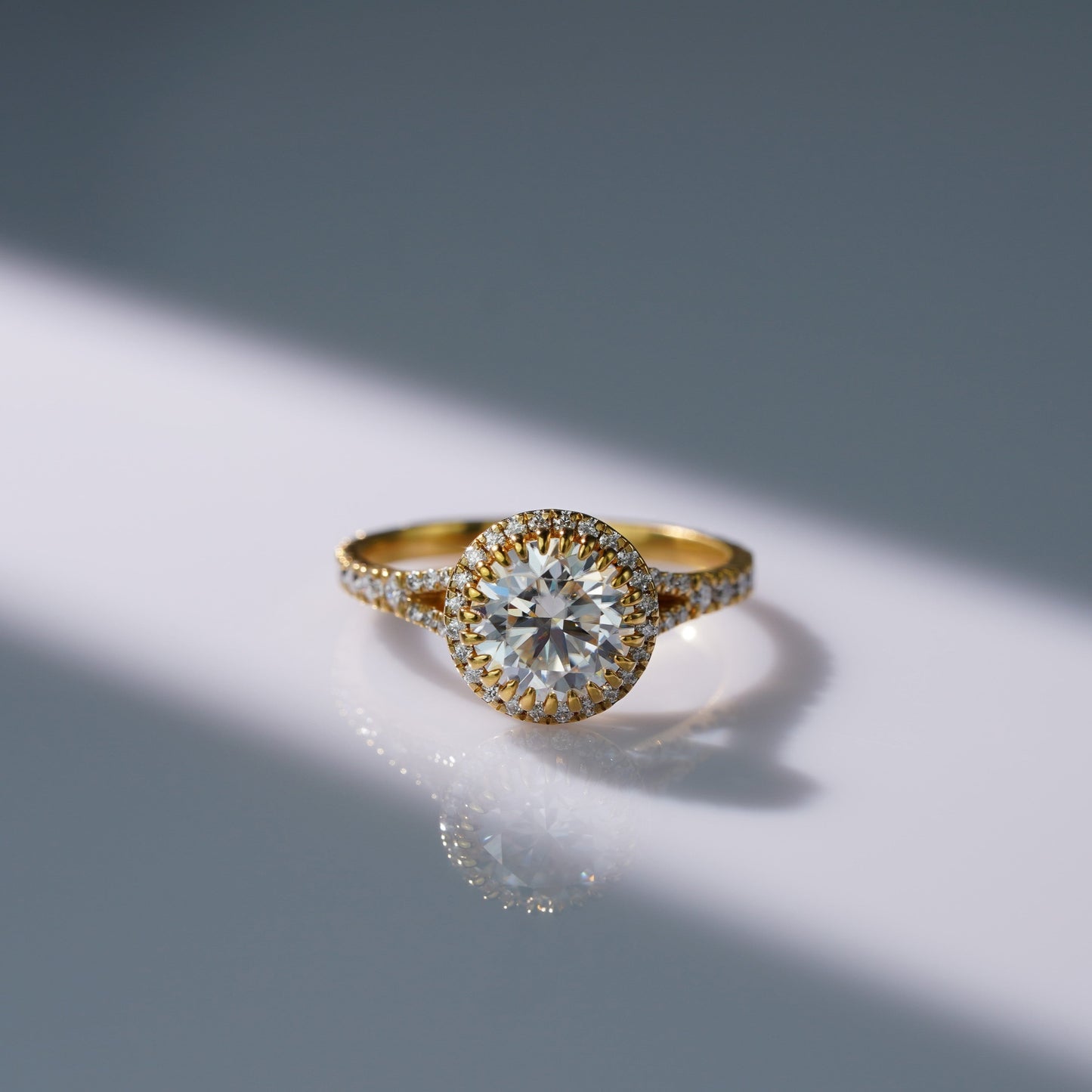 Oval Solitaire Engagement Ring – 2 CT Lab Grown Diamond