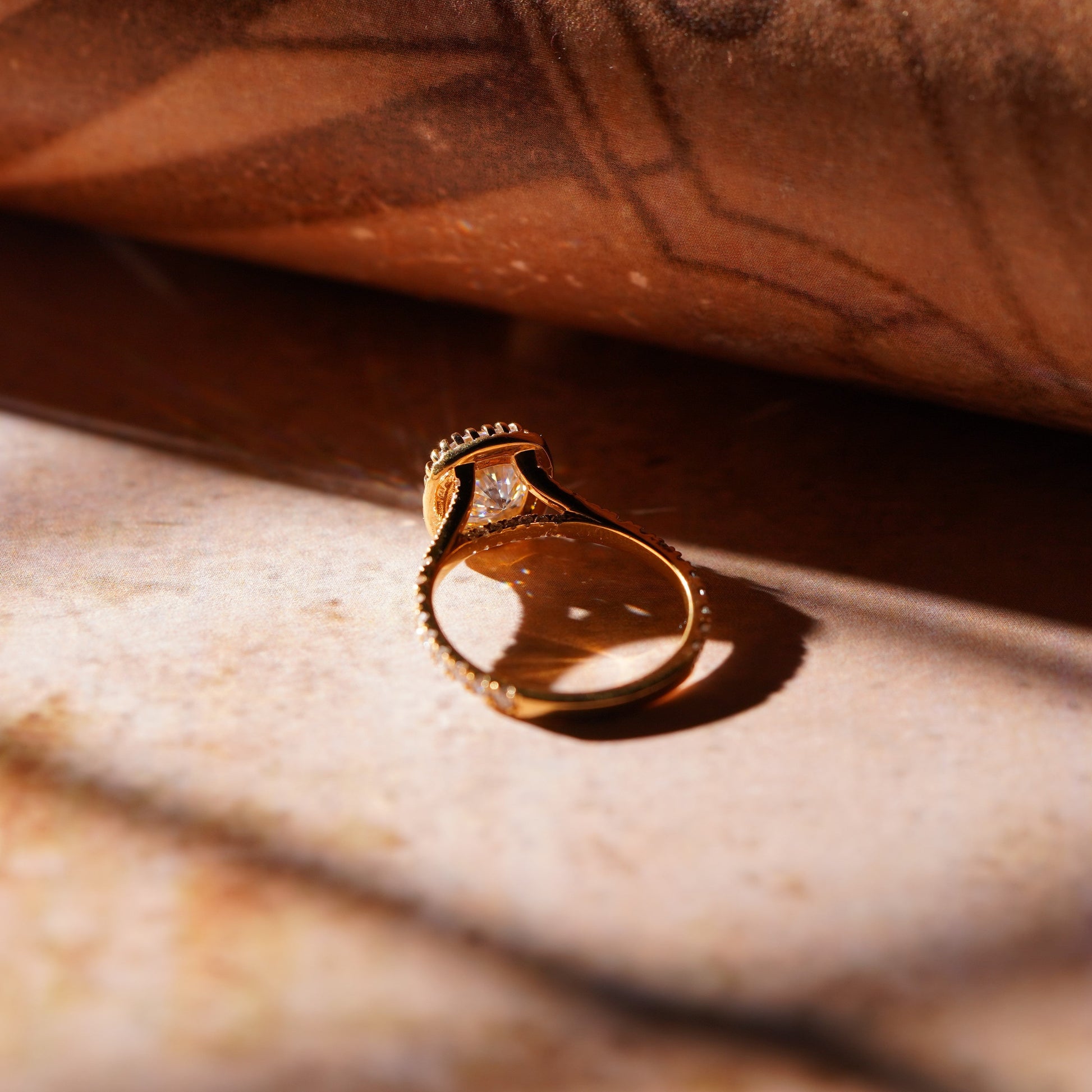 Oval Solitaire Engagement Ring – 2 CT Lab Grown Diamond