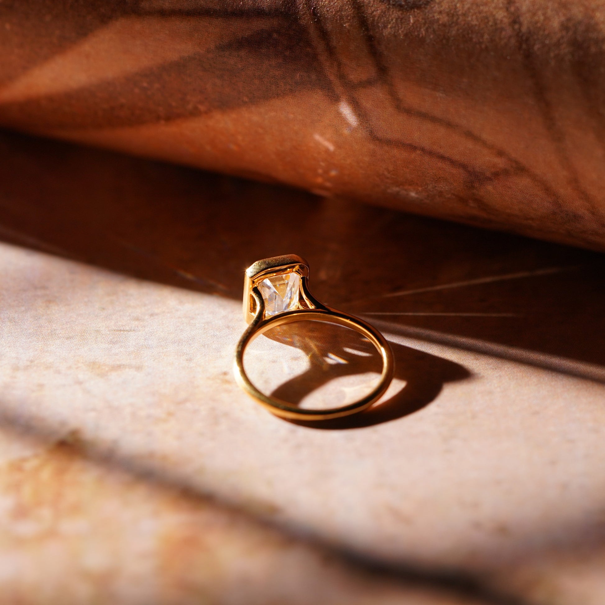 Oval Solitaire Engagement Ring – 2 CT Lab Grown Diamond