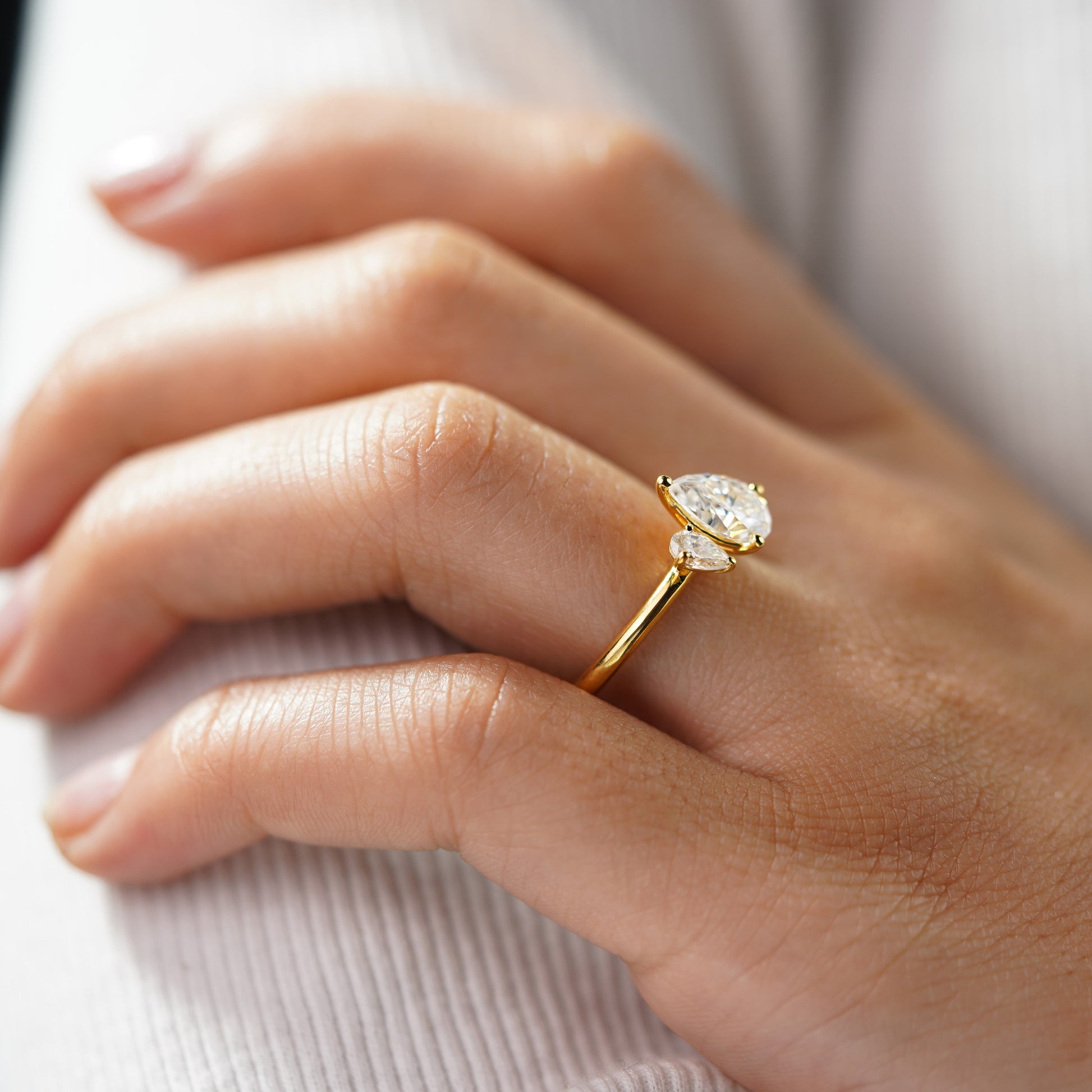 Oval Solitaire Engagement Ring – 2 CT Lab Grown Diamond