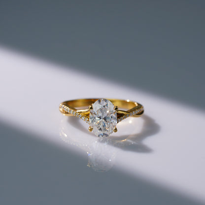 Oval Solitaire Engagement Ring – 2 CT Lab Grown Diamond