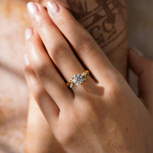 Oval Solitaire Engagement Ring – 2 CT Lab Grown Diamond