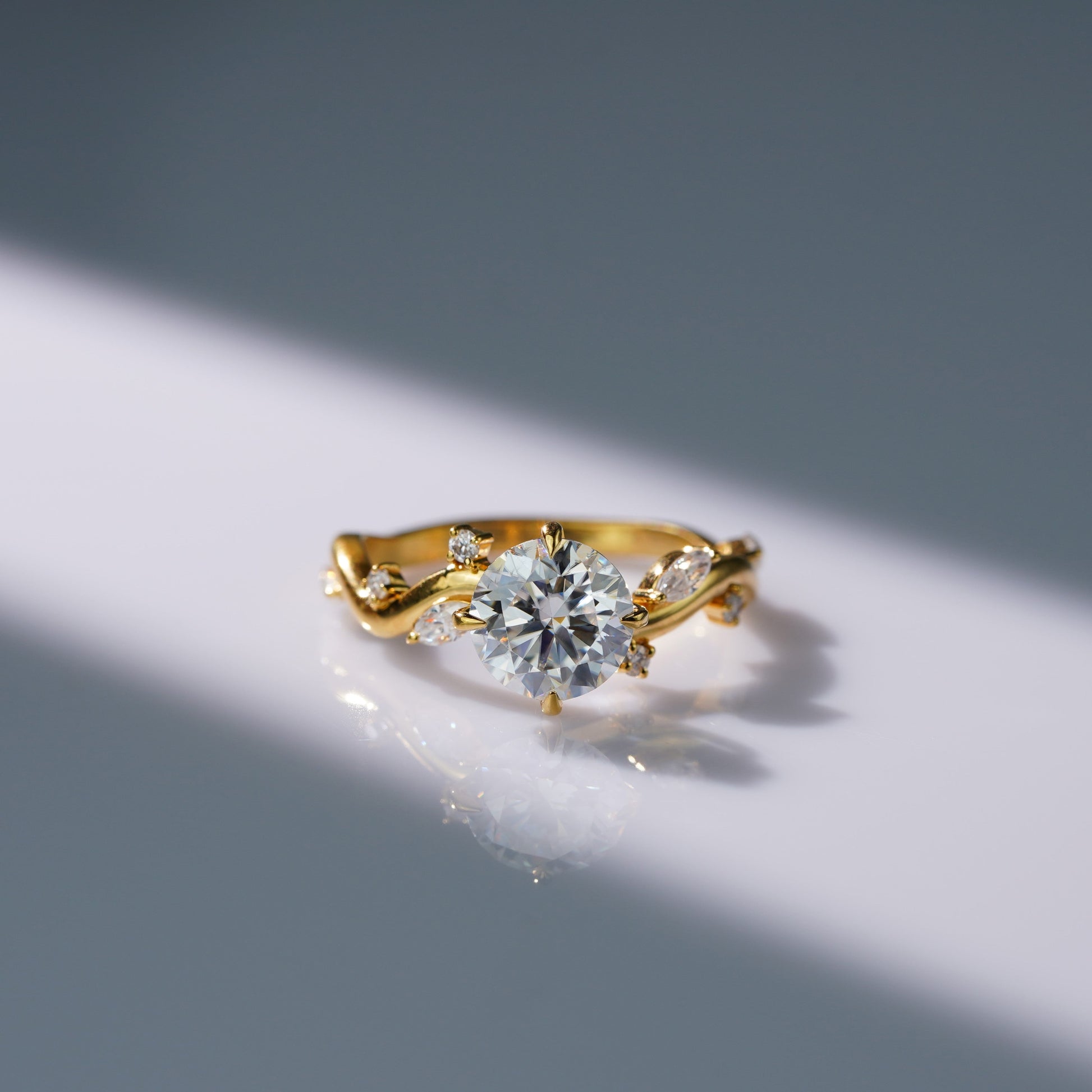Oval Solitaire Engagement Ring – 2 CT Lab Grown Diamond