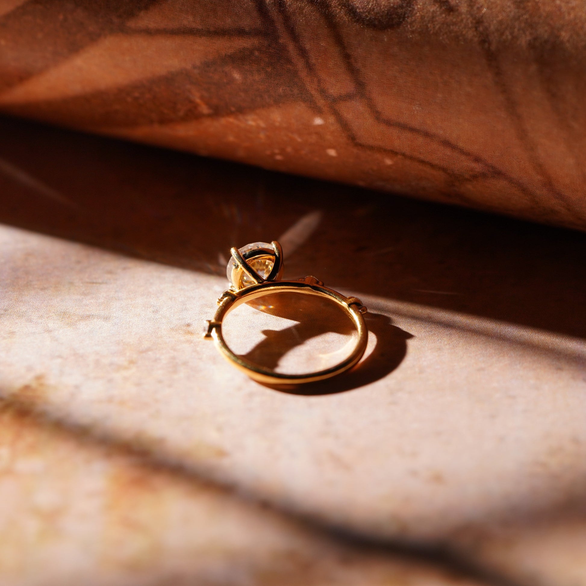 Oval Solitaire Engagement Ring – 2 CT Lab Grown Diamond