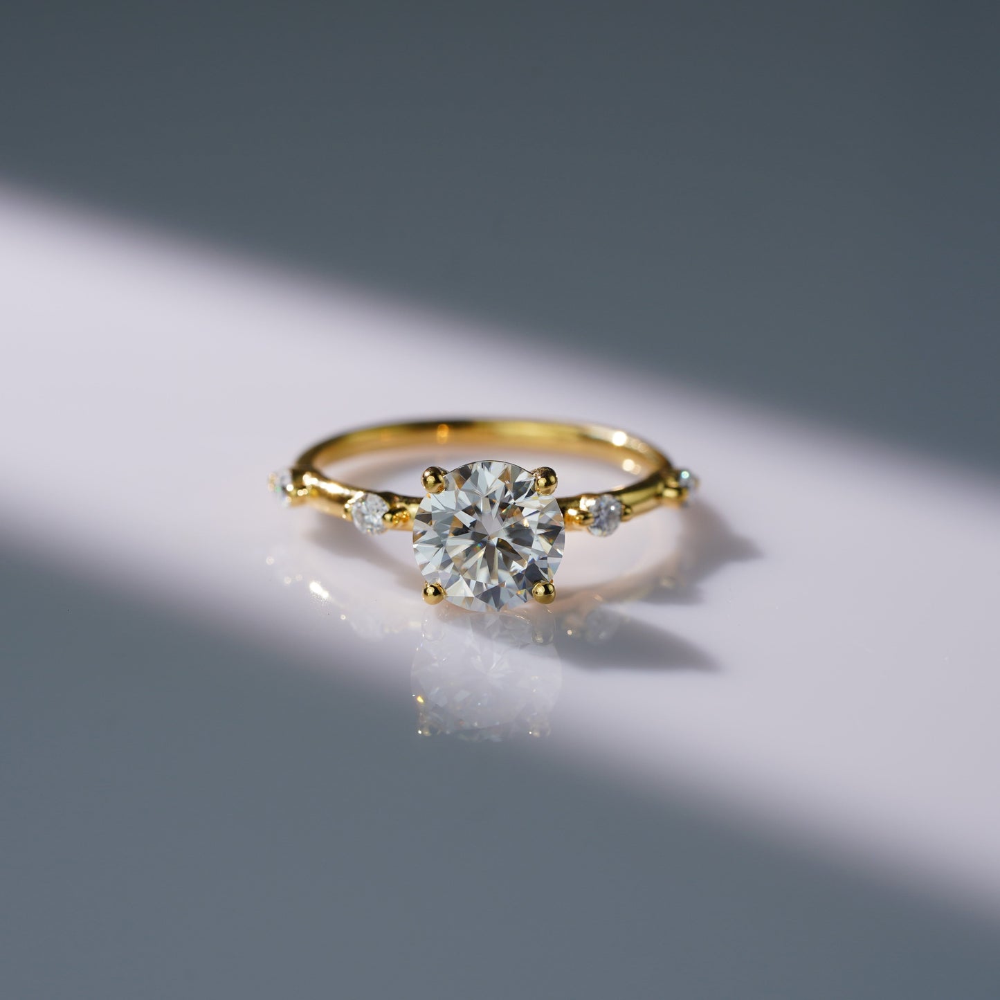 Oval Solitaire Engagement Ring – 2 CT Lab Grown Diamond