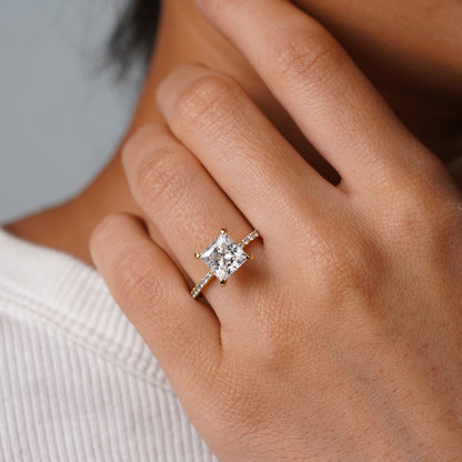 Oval Solitaire Engagement Ring – 2 CT Lab Grown Diamond
