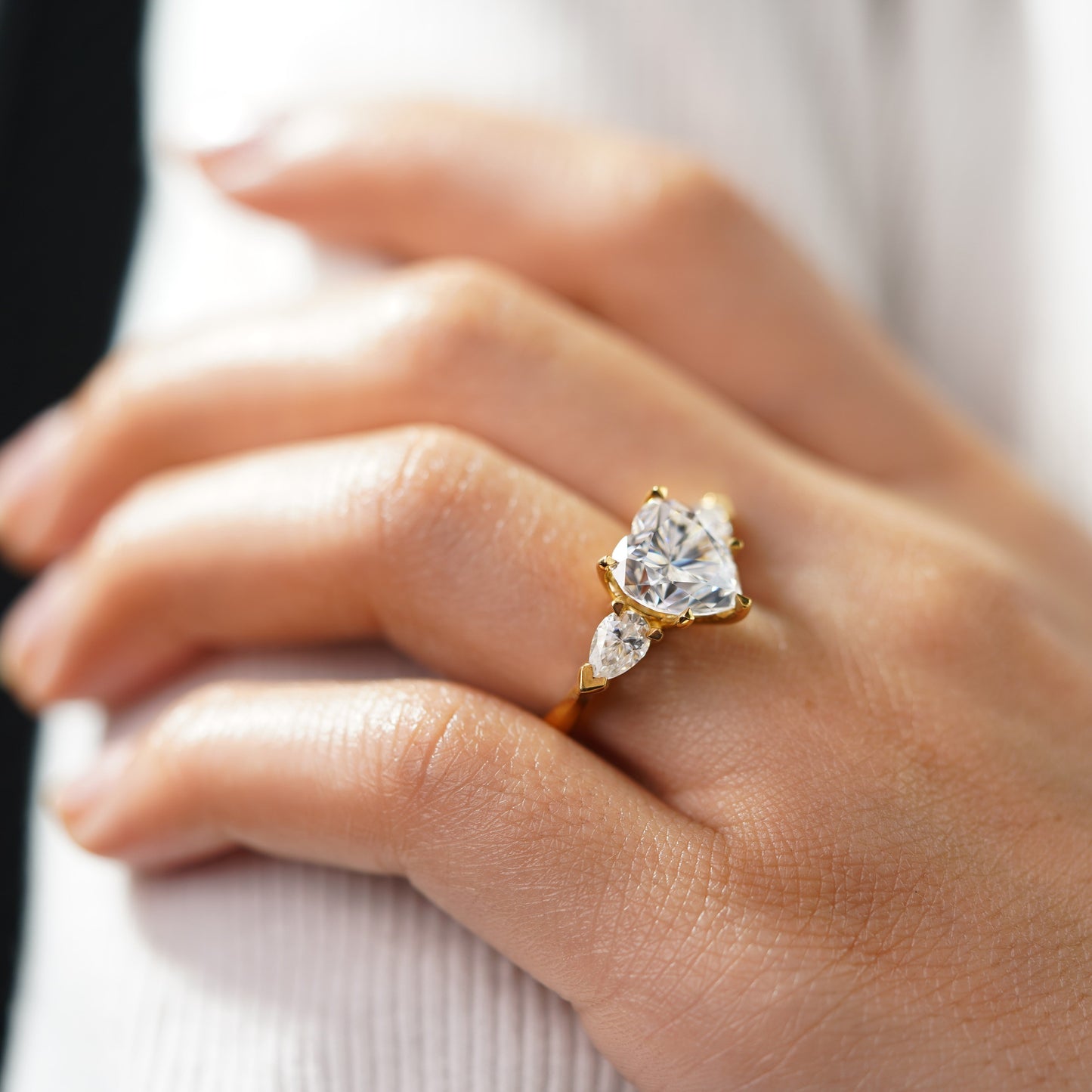 Oval Solitaire Engagement Ring – 2 CT Lab Grown Diamond