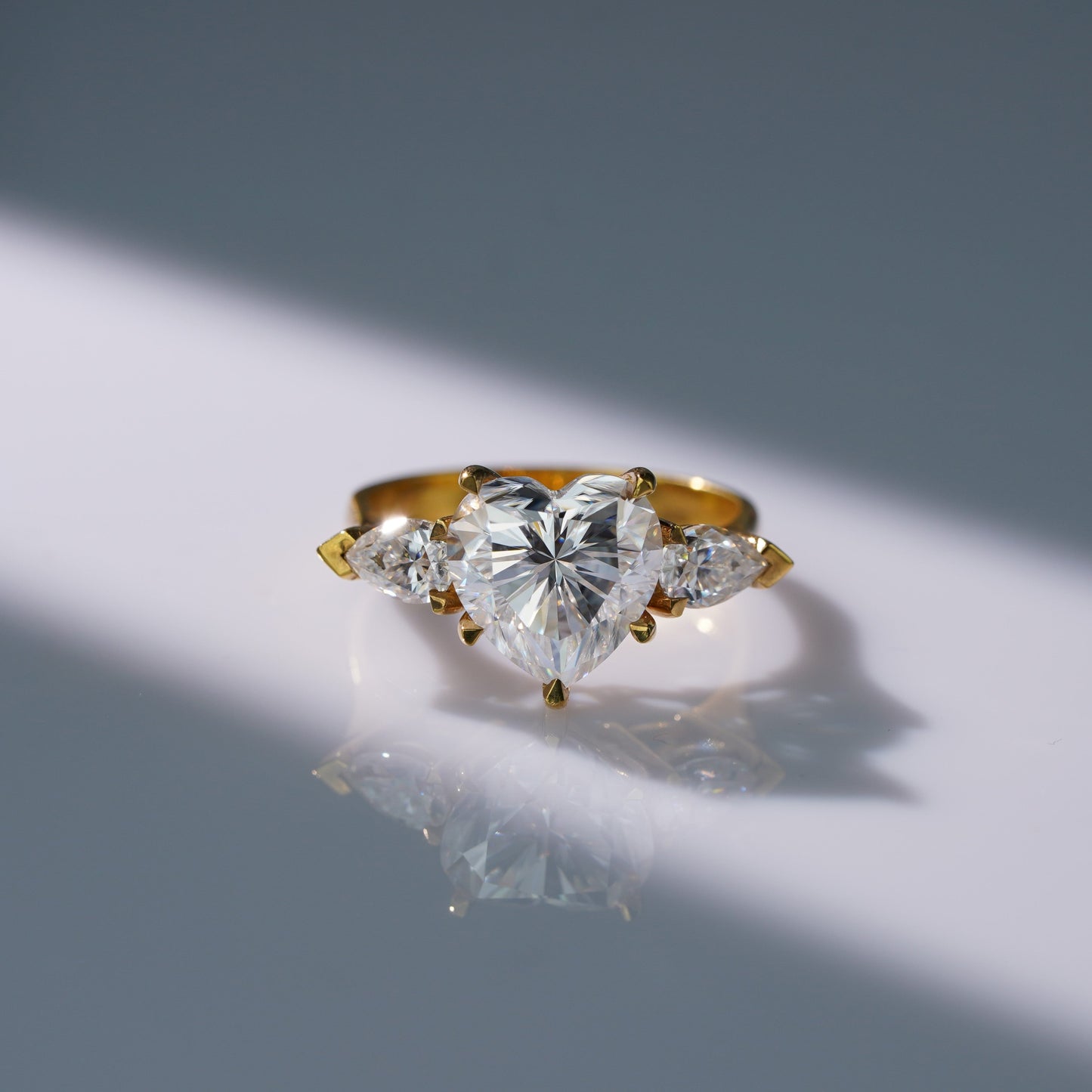 Oval Solitaire Engagement Ring – 2 CT Lab Grown Diamond