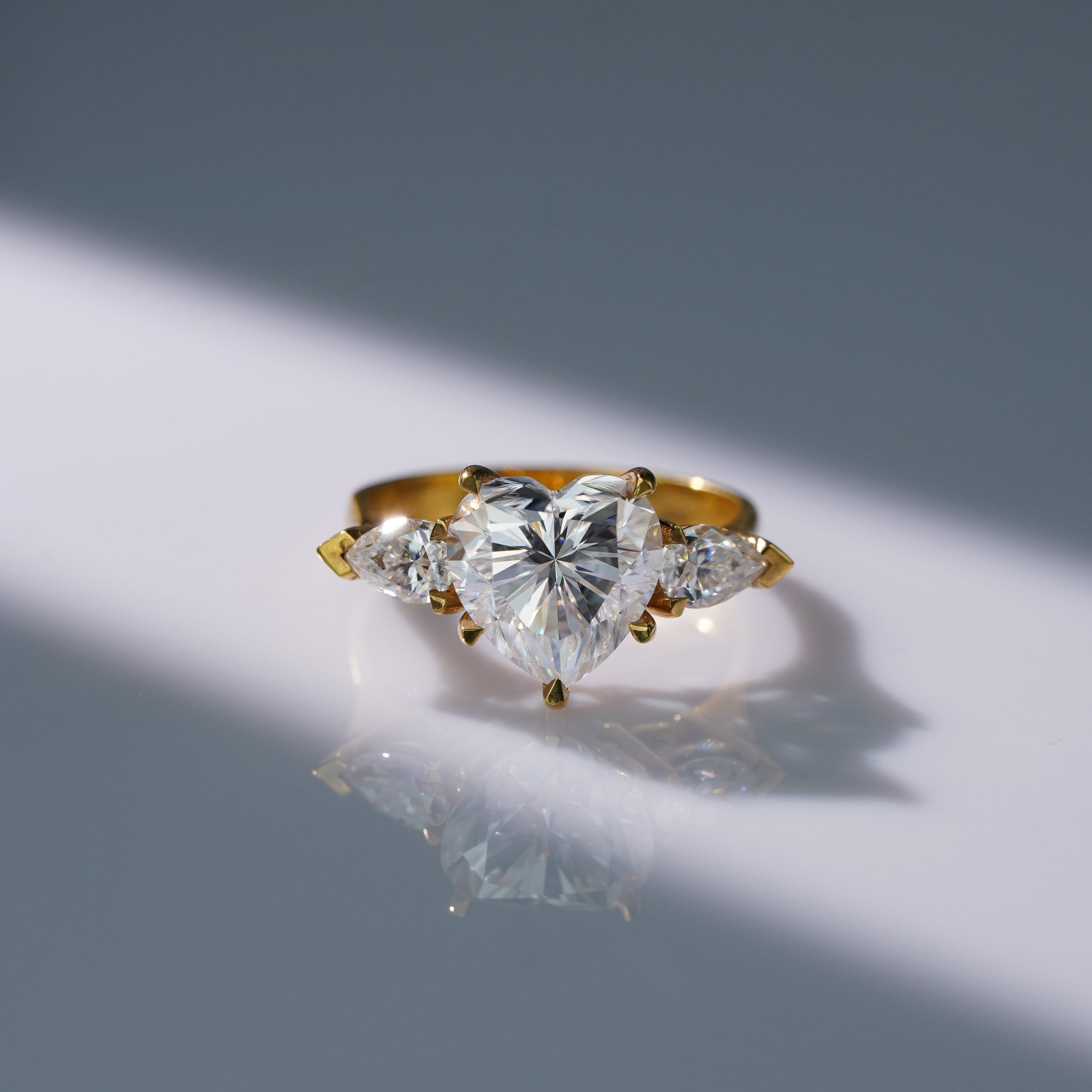 Oval Solitaire Engagement Ring – 2 CT Lab Grown Diamond