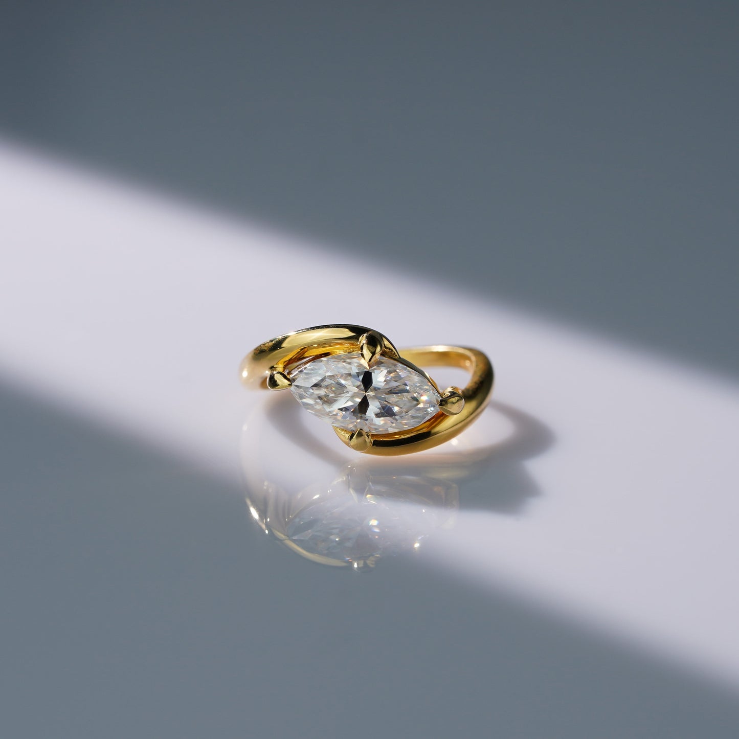 Oval Solitaire Engagement Ring – 2 CT Lab Grown Diamond