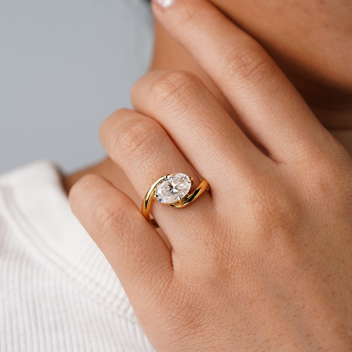 Oval Solitaire Engagement Ring – 2 CT Lab Grown Diamond