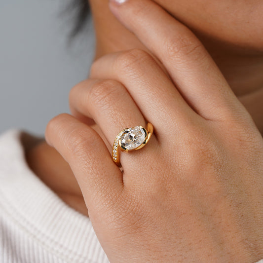 Oval Solitaire Engagement Ring – 2 CT Lab Grown Diamond