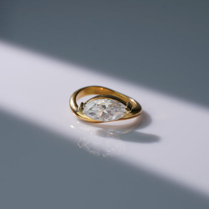 Oval Solitaire Engagement Ring – 2 CT Lab Grown Diamond