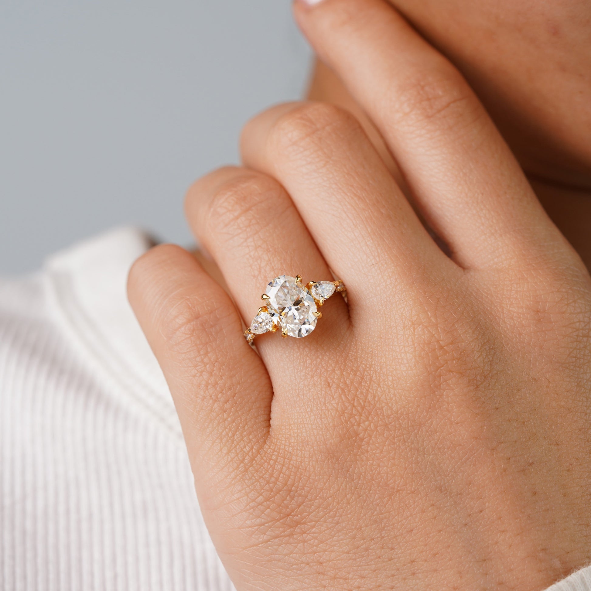Oval Solitaire Engagement Ring – 2 CT Lab Grown Diamond