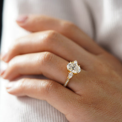 Oval Solitaire Engagement Ring – 2 CT Lab Grown Diamond