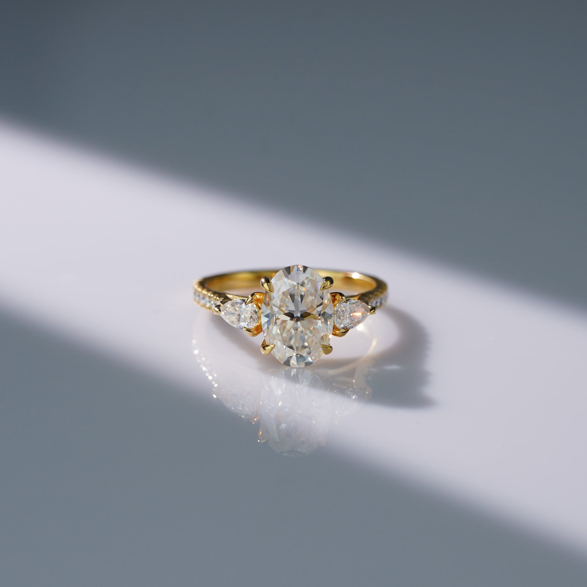 Oval Solitaire Engagement Ring – 2 CT Lab Grown Diamond