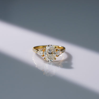 Oval Solitaire Engagement Ring – 2 CT Lab Grown Diamond