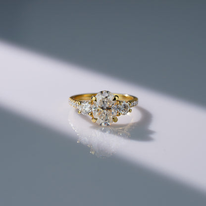 Oval Solitaire Engagement Ring – 2 CT Lab Grown Diamond