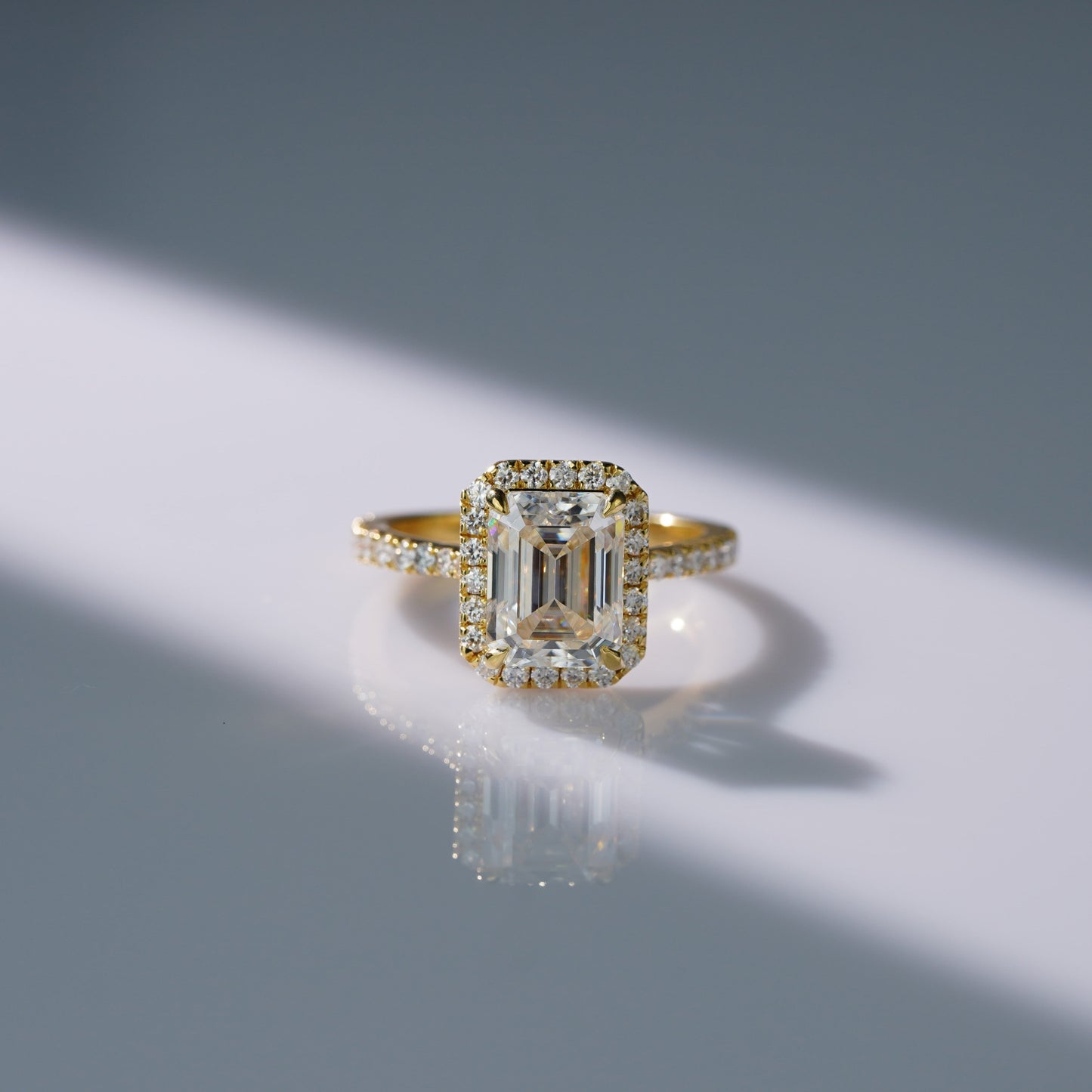 Oval Solitaire Engagement Ring – 2 CT Lab Grown Diamond
