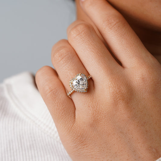 Oval Solitaire Engagement Ring – 2 CT Lab Grown Diamond