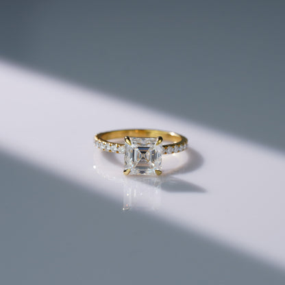Oval Solitaire Engagement Ring – 2 CT Lab Grown Diamond