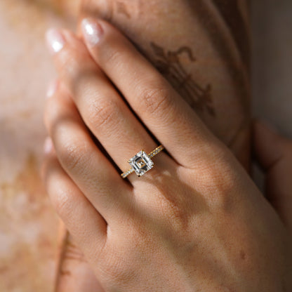 Oval Solitaire Engagement Ring – 2 CT Lab Grown Diamond