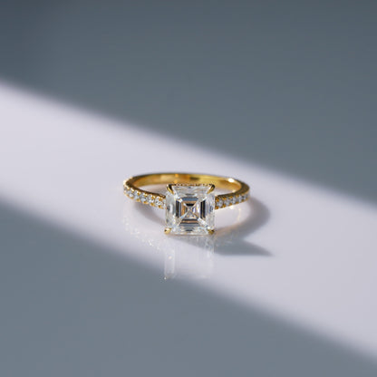 Oval Solitaire Engagement Ring – 2 CT Lab Grown Diamond