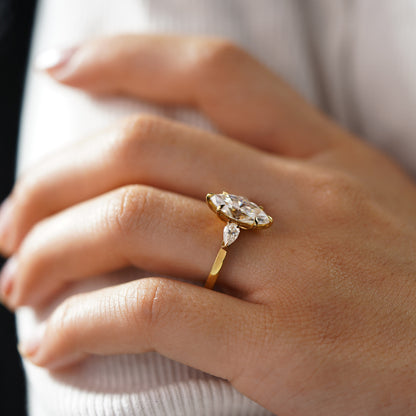 Oval Solitaire Engagement Ring – 2 CT Lab Grown Diamond
