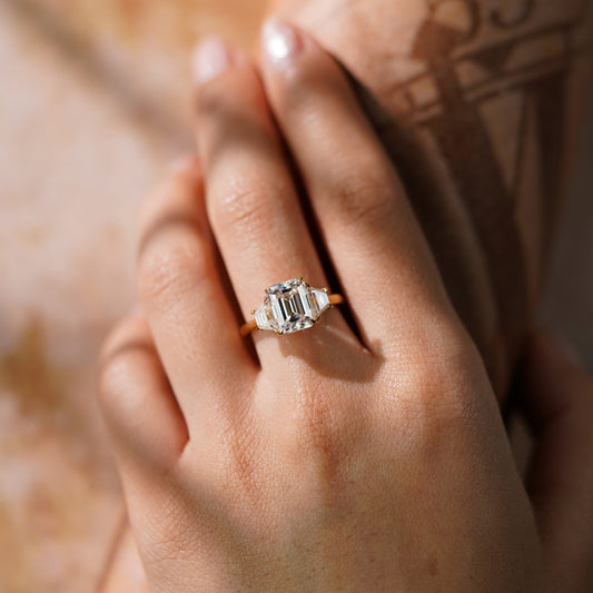Oval Solitaire Engagement Ring – 2 CT Lab Grown Diamond