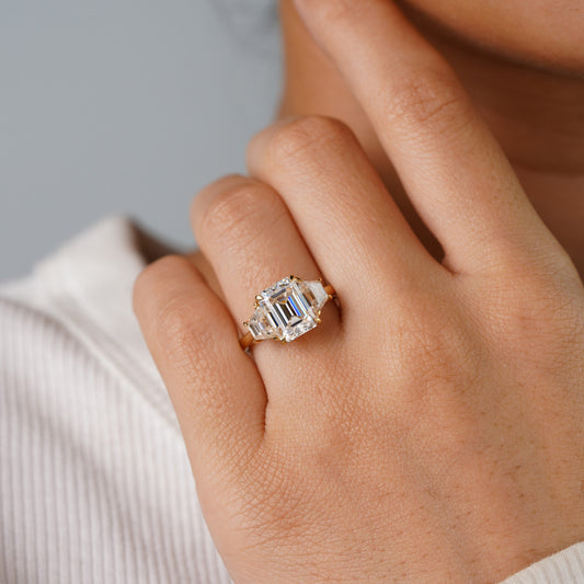 Oval Solitaire Engagement Ring – 2 CT Lab Grown Diamond