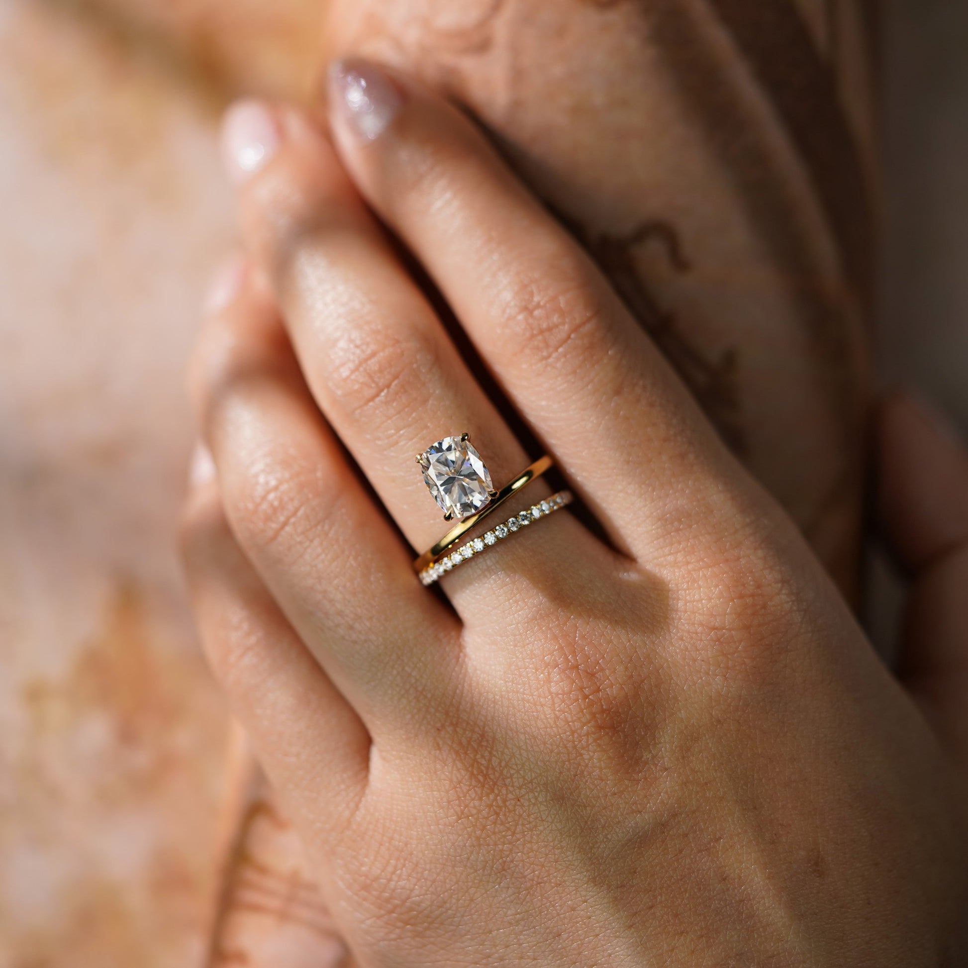 Oval Solitaire Engagement Ring – 2 CT Lab Grown Diamond