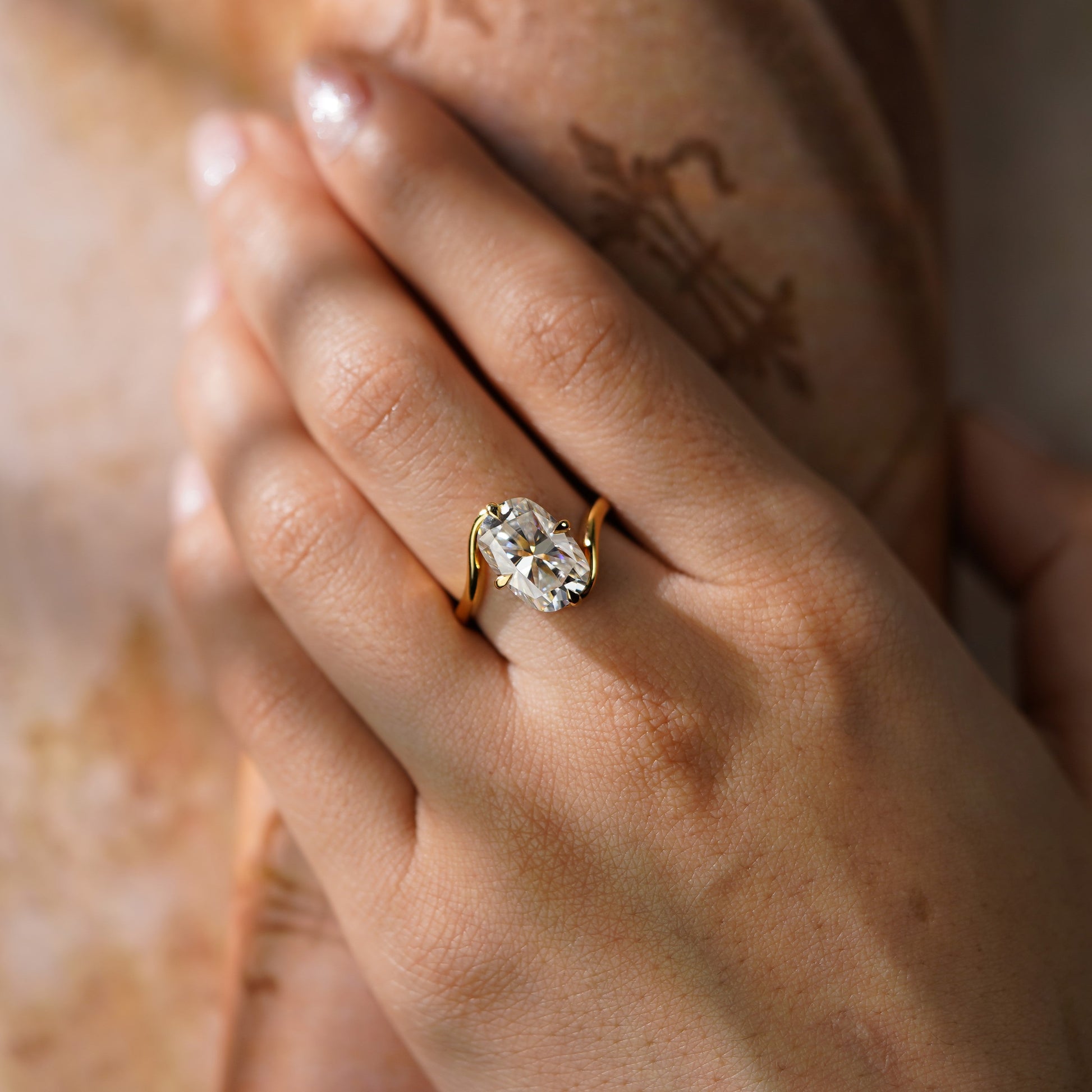 Oval Solitaire Engagement Ring – 2 CT Lab Grown Diamond