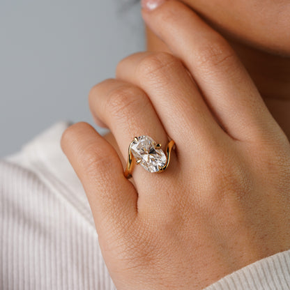Oval Solitaire Engagement Ring – 2 CT Lab Grown Diamond